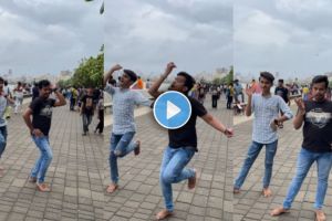 Mumbai young boys present amazing lavani dance