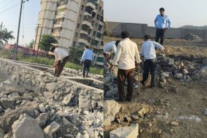 Demolition drive against illegal chawls in Titwala-Manda