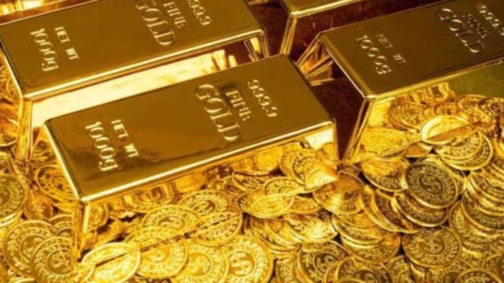 JPMorgan and HSBC pulling gold bullion from the Bank of England to New York.