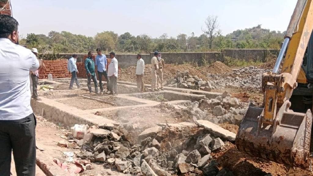 Illegal Chawl at Titwala demolished