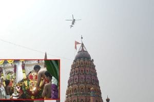 Two lakh devotees attended Shatchandi ceremony helicopters showered flowers on temple