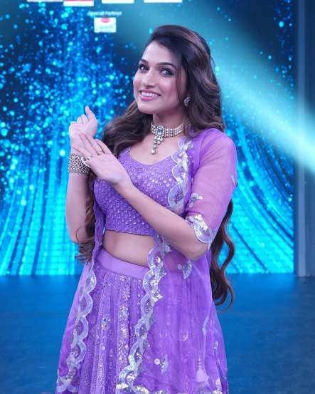 Jahnavi Killekar Purple Lehenga Look