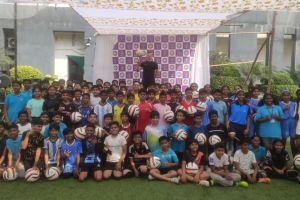 Football Freestylers Jamie Knight is giving football lessons in Nagpur