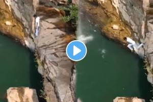 Heartbreaking incident betrayed in love young boy jumps into water in jagdalpur chhattisgarh video