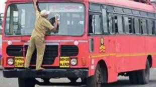 Jejuri bus stand , heart attack , ST Bus driver died,