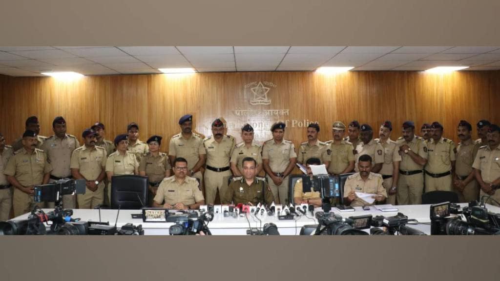 nashik Adgaon Shivara police disguised themselves among laborers to apprehend Bangladeshi intruders