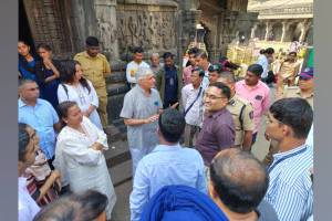 Administrative discussion focused on planning for the rush of visitors to Trimbakeshwar temple.