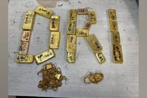 four foreign women arrested for smuggling gold in operation conducted by dri at mumbai airport