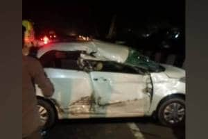 akola terrible accident on Apatapa road killed one and injured six on Friday night