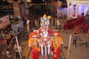 shreehari balaji maharaj devasthan in chimur and horse chariot procession attract devotees in vidarbha