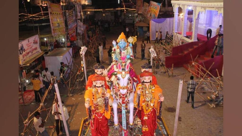 shreehari balaji maharaj devasthan in chimur and horse chariot procession attract devotees in vidarbha