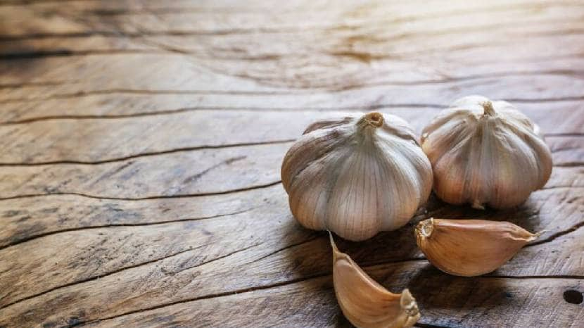 Simple way garlic peel remove in a few seconds