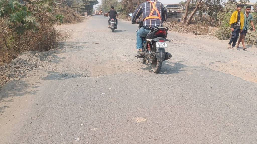 potholes Chirle Dighode route heavy vehicle traffic uran