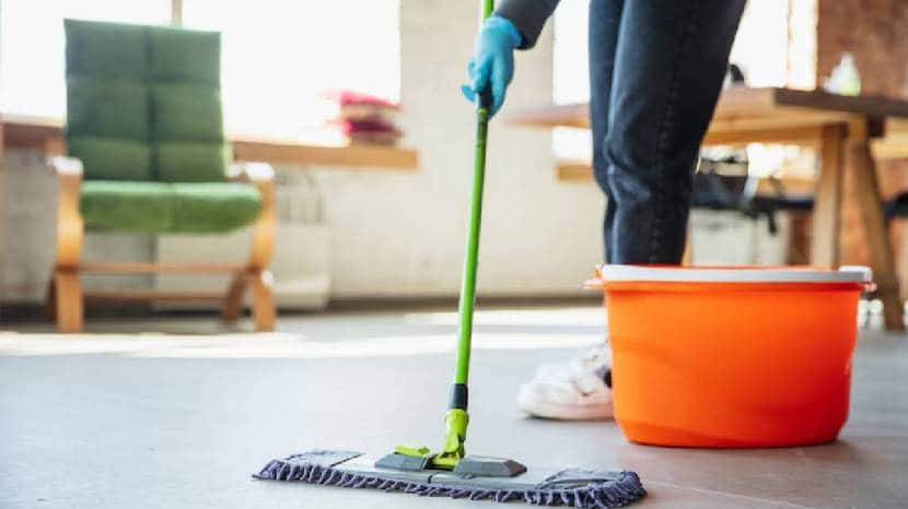 Lemon liquid cleaning solution 