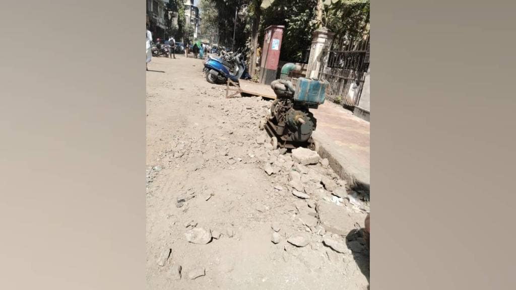 residents of colaba gave mumbai municipal corporation deadline of february 27 to complete road construction