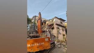 bmc took major action and removed unauthorized constructions in sakinaka area between andheri and Kurla