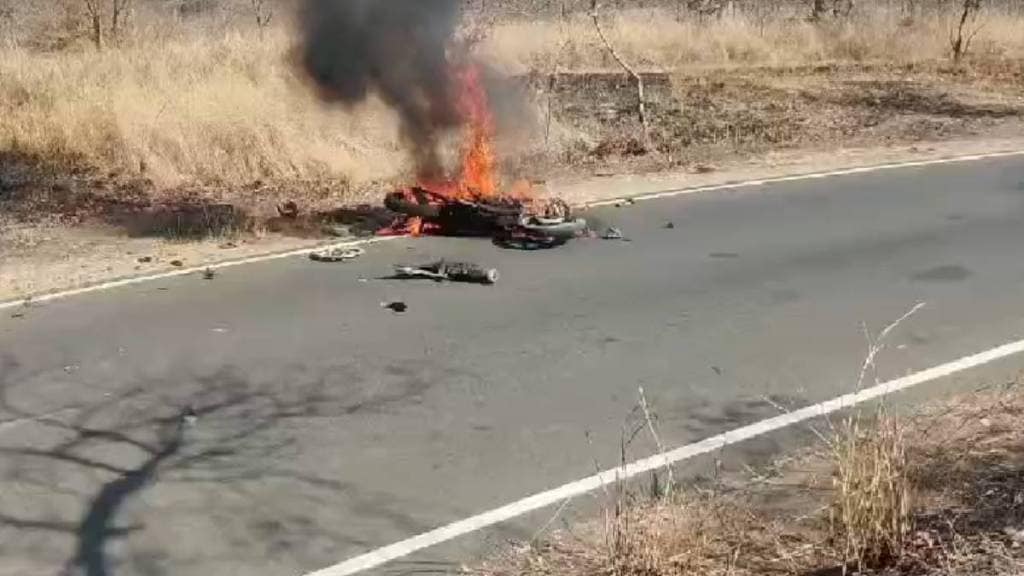 two wheeler caught fire after accident in Buldhana but the driver narrowly escaped