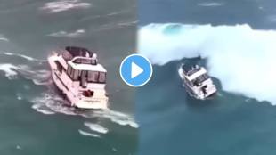 Shocking video huge boat capsized in the waves of the sea thrilling video goes viral