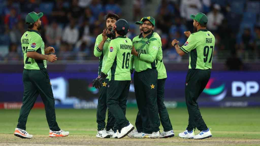 Pakistan Becomes First Ever Champions Trophy Hosts Team without a single win in tournament