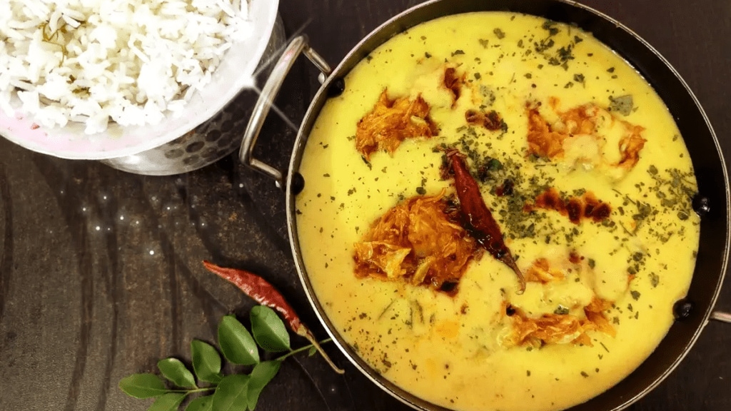 Punjabi Kadhi Pakoda Recipe In Marathi