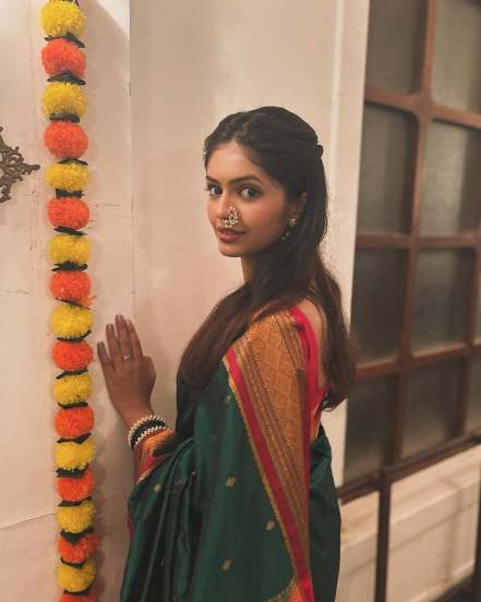 Roomani Khare Saree Look Photoshoot