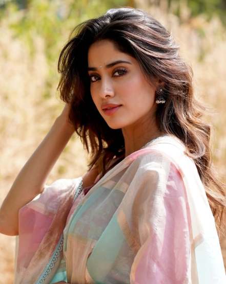 Janhvi Kapoor in saree 