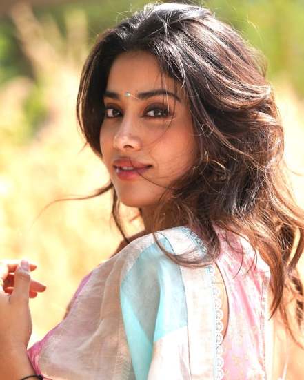 Janhvi Kapoor in saree 