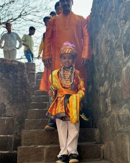 यंदाही मोठ्या प्रमाणावर लोक जमले आहेत. (Photo: therawtextures/nstagram)