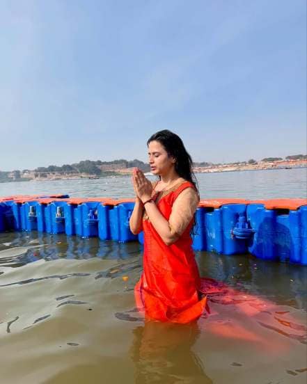 marathi actress prajakta gaikwad mahakumbh mela snan photos