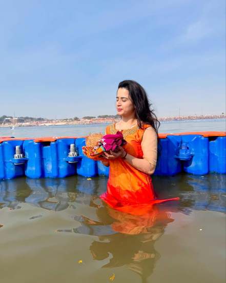 marathi actress prajakta gaikwad mahakumbh mela snan photos