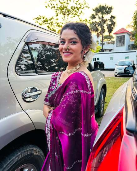 Marathi actress sakshee gandhi in Purple Saree