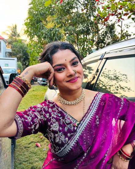 Marathi actress sakshee gandhi in Purple Saree