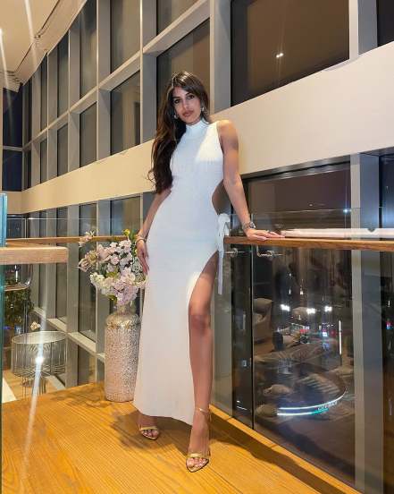 Jasmine walia Hardik pandya rumoured girlfriend caught everyone attention during ind vs pak match champions trophy