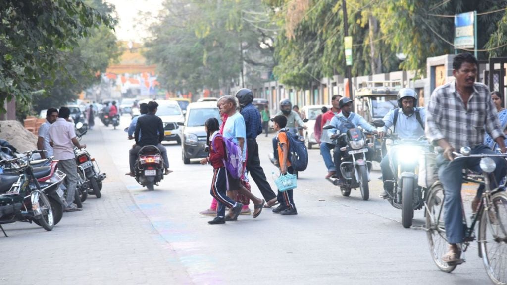 Saraswati Shishu Mandir School faces traffic jam