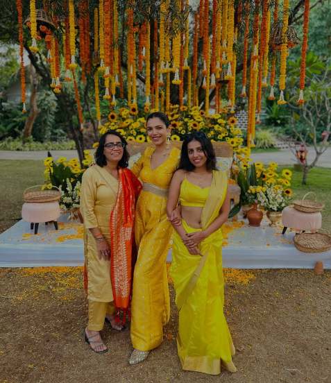 Shriya Pilgaonkar shares stunning electrifying pictures in yellow jumpsuit designed by her mother on social media