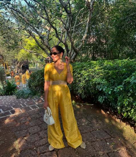 Shriya Pilgaonkar shares stunning electrifying pictures in yellow jumpsuit designed by her mother on social media