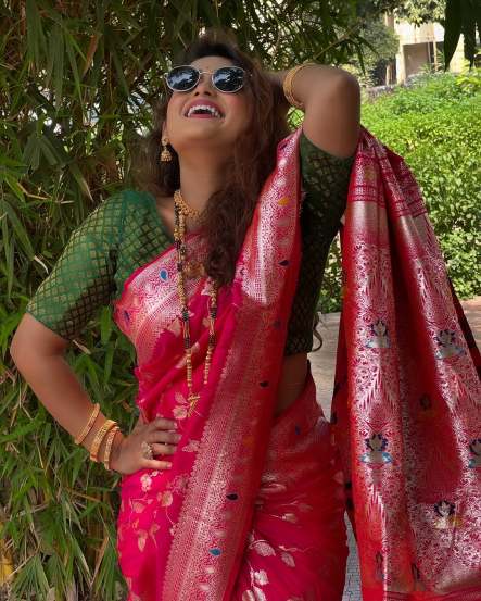 Paru Fame Actor Sanjana Kale shares pictures on social media in pink silk saree