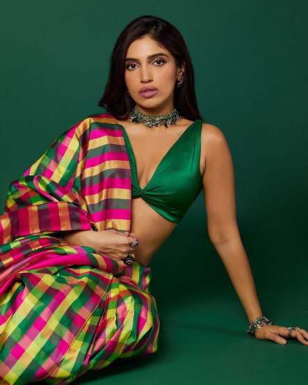  Bhumi Pednekar shares pictures in green silk saree for the promotions of her upcoming movie Mere Husband Ki Biwi