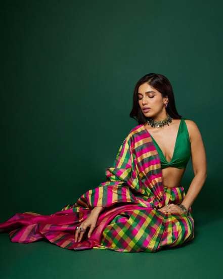  Bhumi Pednekar shares pictures in green silk saree for the promotions of her upcoming movie Mere Husband Ki Biwi