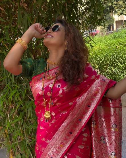 Paru Fame Actor Sanjana Kale shares pictures on social media in pink silk saree