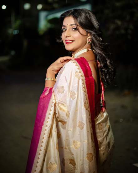 Shivani Naik Appi Amchi Collector fame actress shares pictures in silk saree on social media