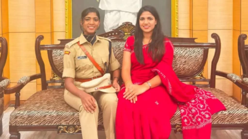 Success story of two sisters ias ishwarya ramanathan and ips sushmitha ramanathan raised in poverty yet cracked upsc exam