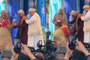 Sudha Murty touches Javed Akhtar feet video viral