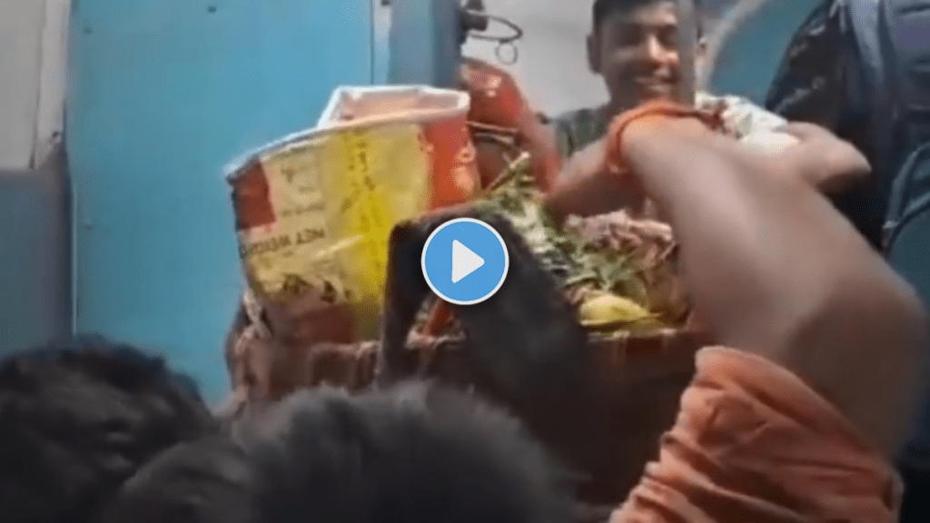 Viral Video Shows Vendor Harassed On Crowded Train Shocking