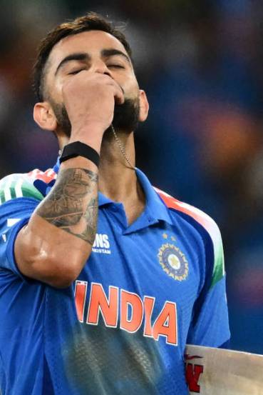 Virat Kissing His Locket