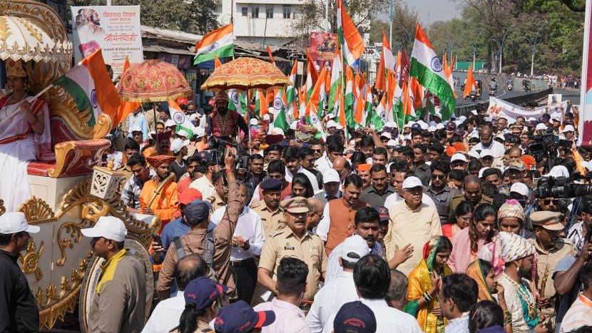 पुण्यातील 'जय शिवाजी जय भारत' या रॅलीतील हे फोटो आहेत. (Express Photo: Arul Horizon)