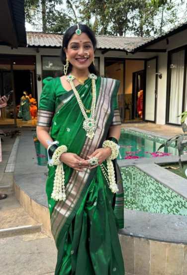 marathi actress amruta pawar announces pregnancy baby showers photo