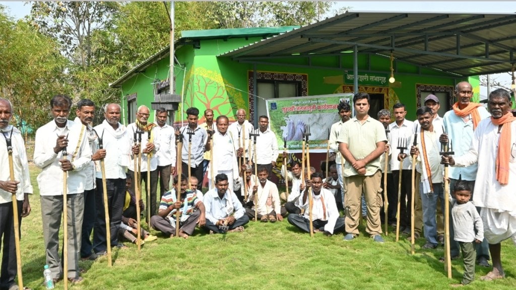 Training to 300 cowherds Chandrapur