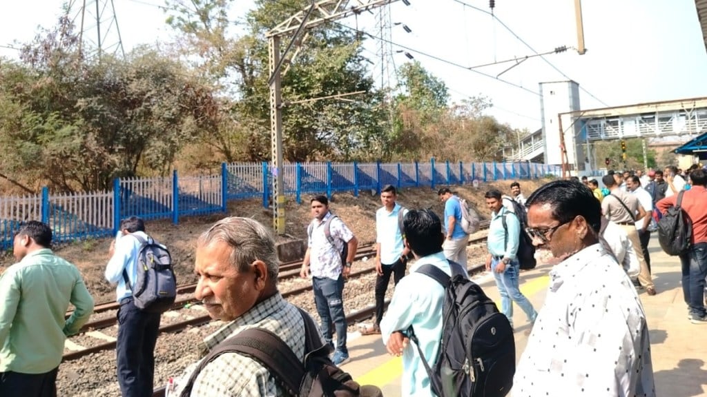 karjat Bhivpuri local trains disrupted