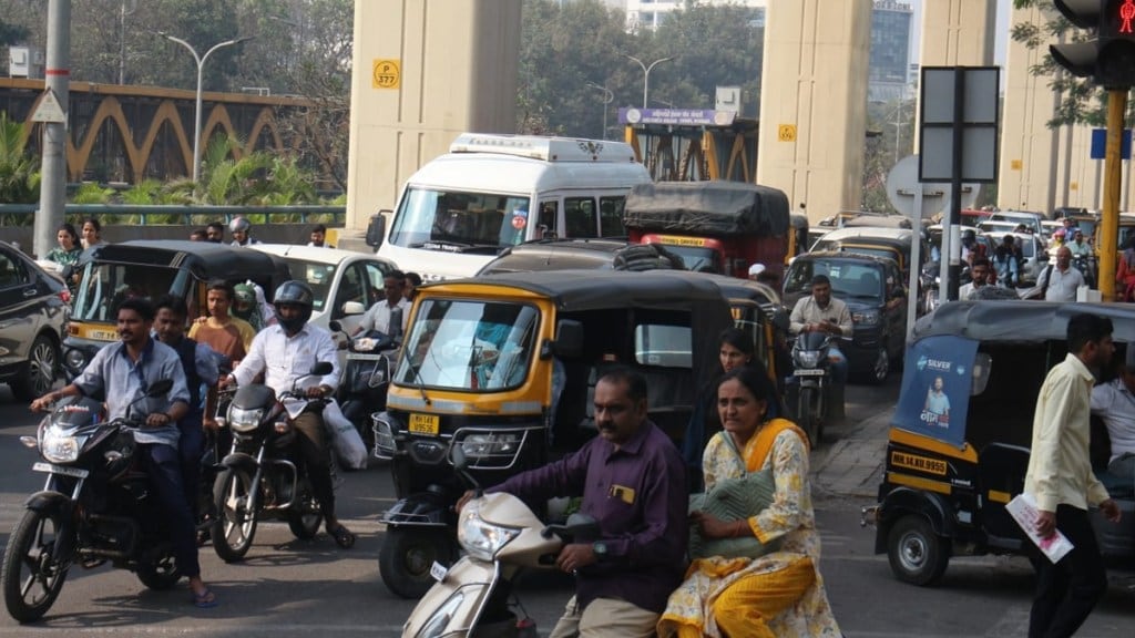 25 chowks traffic jam pimpri